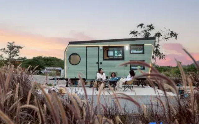 Mint camper car mine hills2