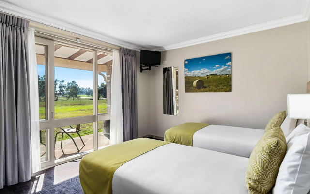 Quality Inn Carriage House