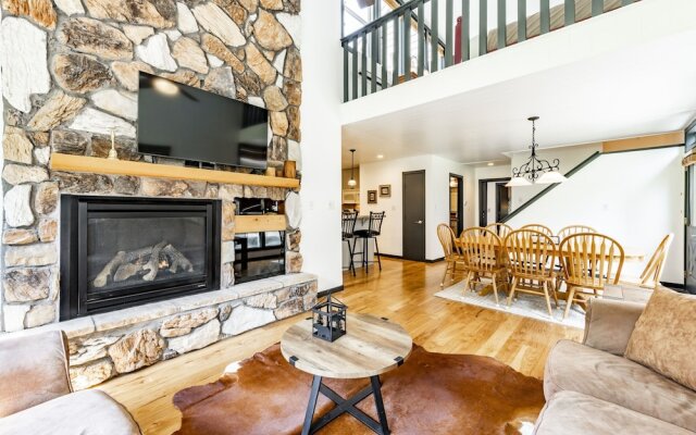 Pay Day Condominiums