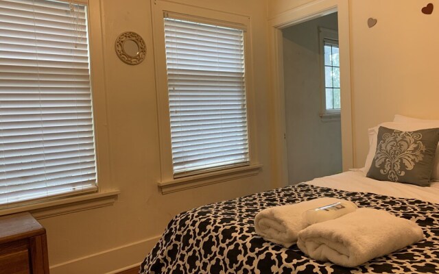 Seattle Urvan Village- Rainier