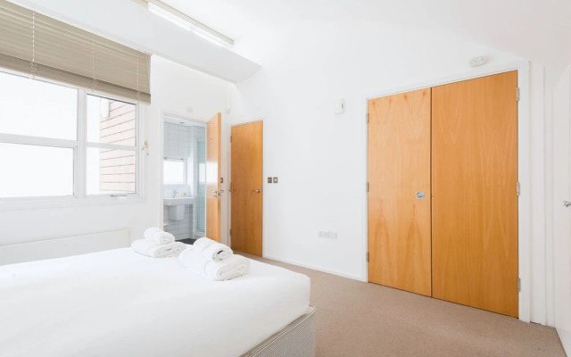 Platinum Apartment Near Westminster 9982