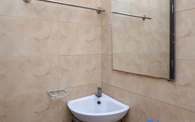 RedDoorz Near Taman Pantai Alam Indah Tegal – Bathroom – Tegal