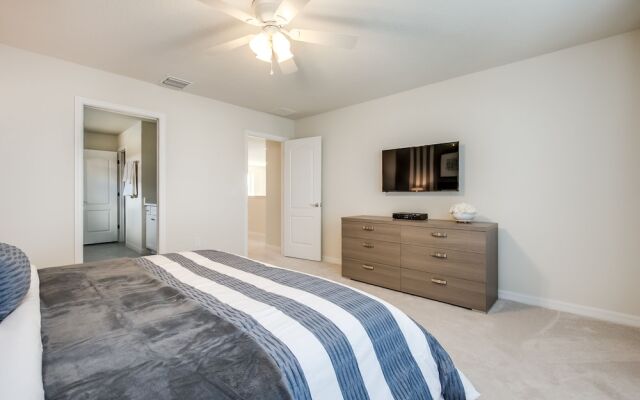 5444 Misty Oak Circle