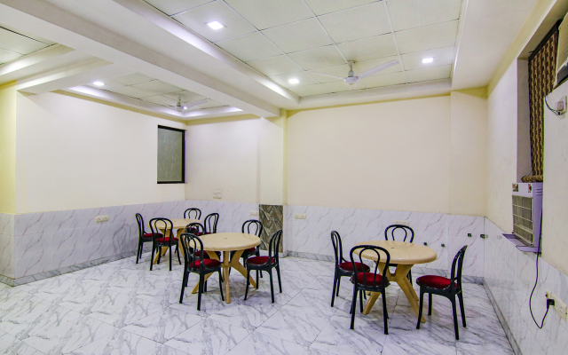 Fabhotel F9 Ashok Vihar
