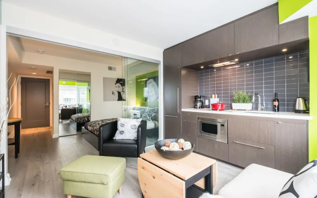 QuickStay - Yorkville Dream (Yonge & Bloor)