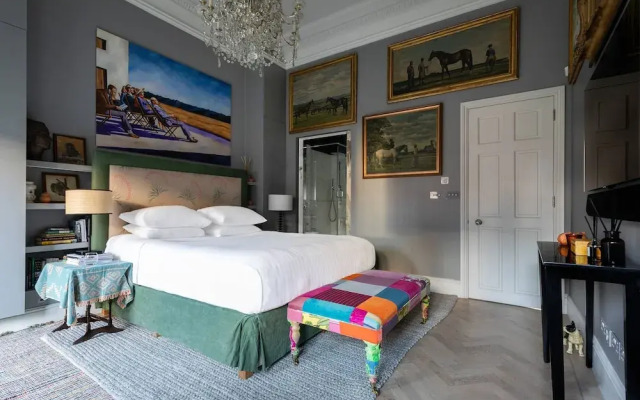 Chelsea Embankment III by Onefinestay