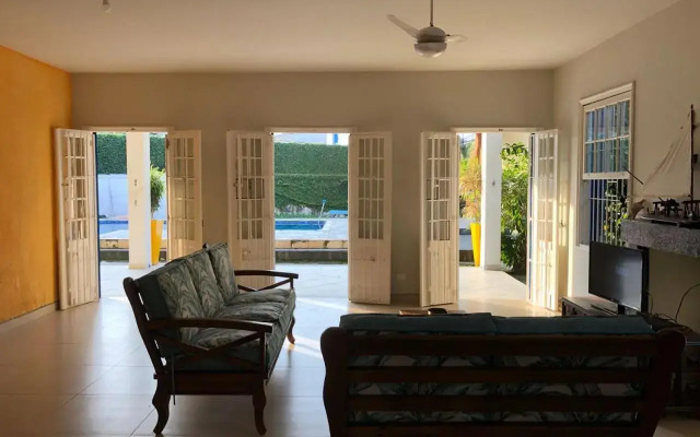 Pé na Areia com Piscina e Churrasqueira - 2 suítes