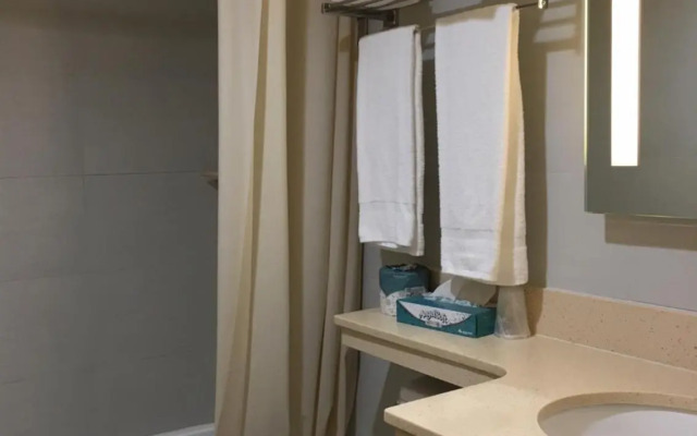 The Floral Park Motor Lodge