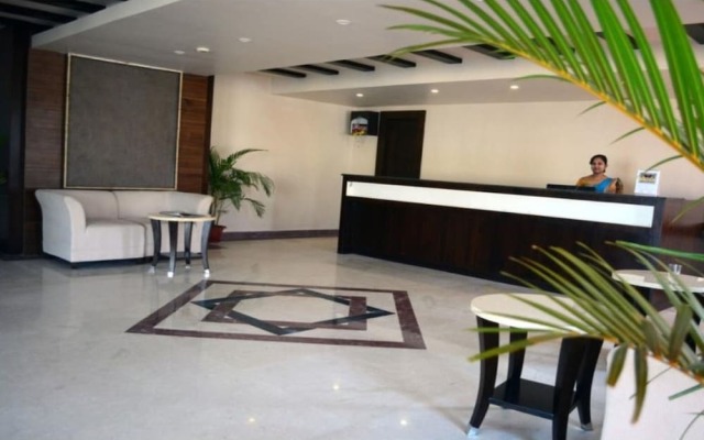 Hotel East West