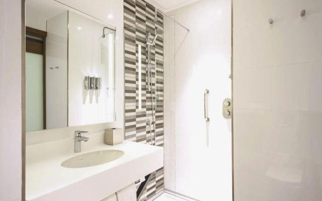 Hampton By Hilton Kocaeli Symbol