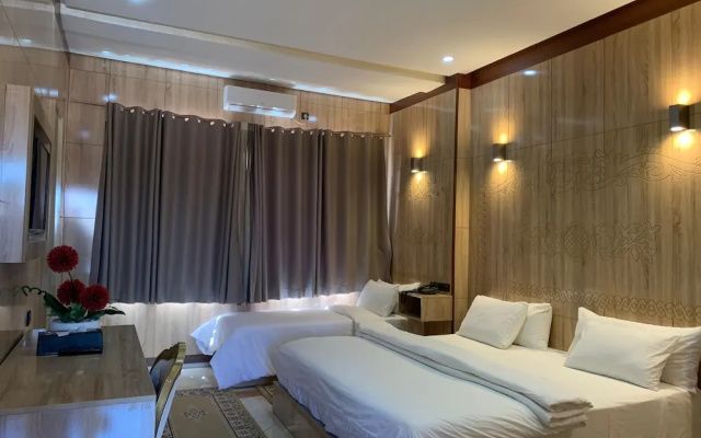 Hotel Oasis Palace