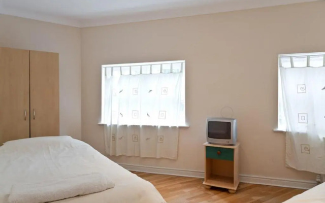 London Tottenham - good for centre