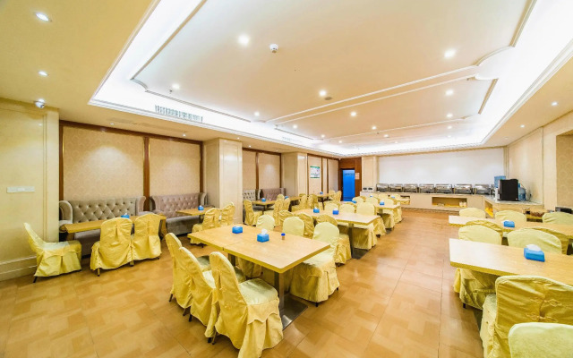 Vienna international hotel (zhuhai lovers middle road haibin store)