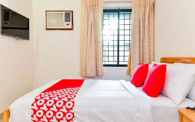 OYO Flagship 38119 Tristar Residency