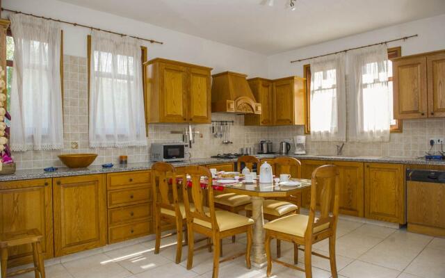 Villa Minoas Large Private Pool Walk to Beach Sea Views A C Wifi Eco-friendly - 2565