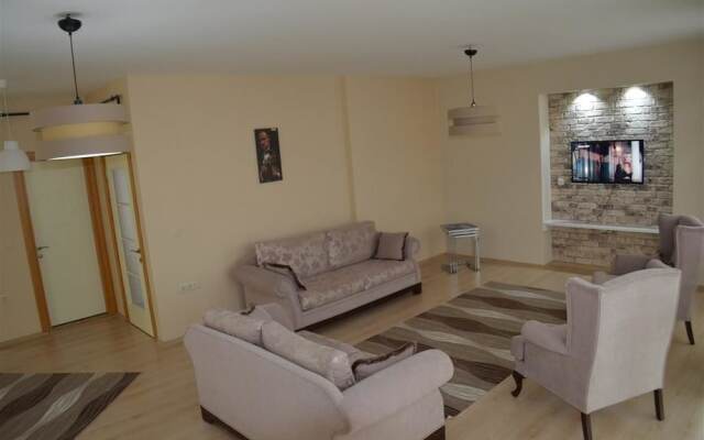 Hill Suites