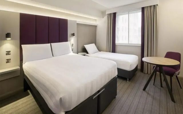 Premier Inn Stratford Upon Avon Central