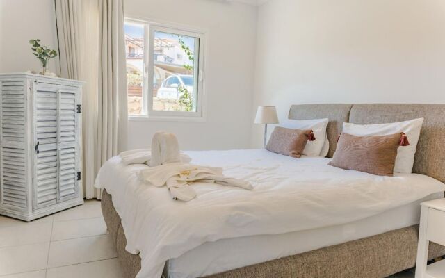 Family-friendly Apartment Just Steps Away From the Sea