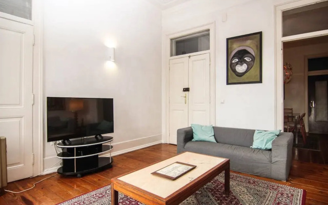 Spacious And Bright 4 Bedroom Apartment