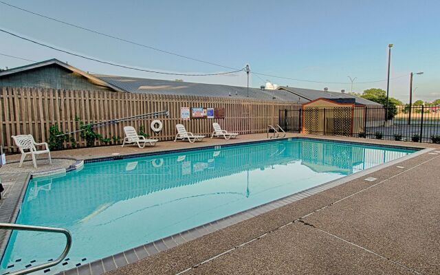 Red Roof Inn San Marcos