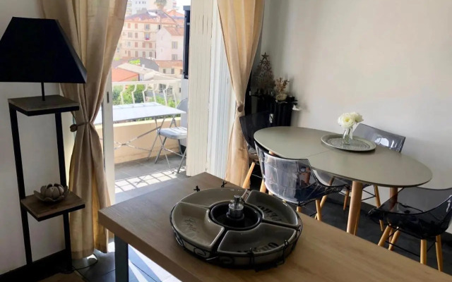 Cosy 42m With Balcony Nice View And Wifi