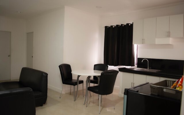 OYO 506 153 Executive Suites
