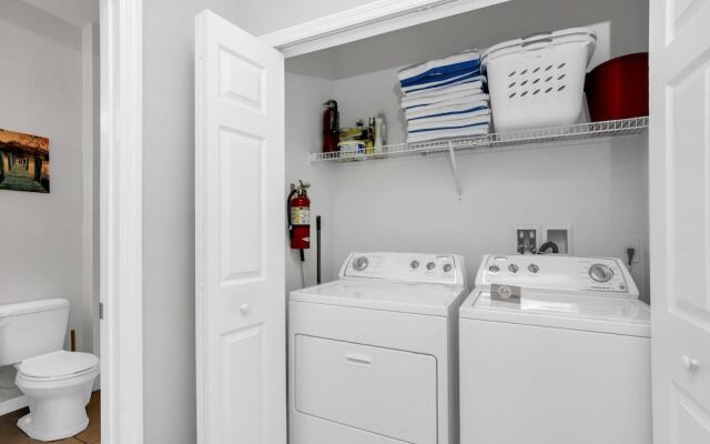 Roomy Town Home, Mickey-themed Bedroom! #4bv550