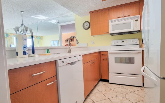 904 South Hampton 2 Bedroom Condo