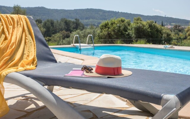 Alluring Villa in Beaufort With Swimming Pool