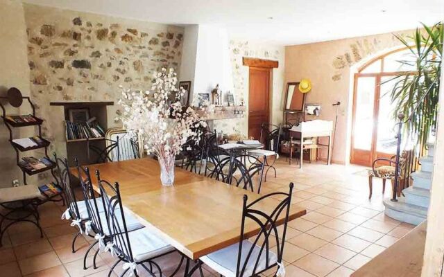 Écurie De Cucugnan. Chambres d'hotes