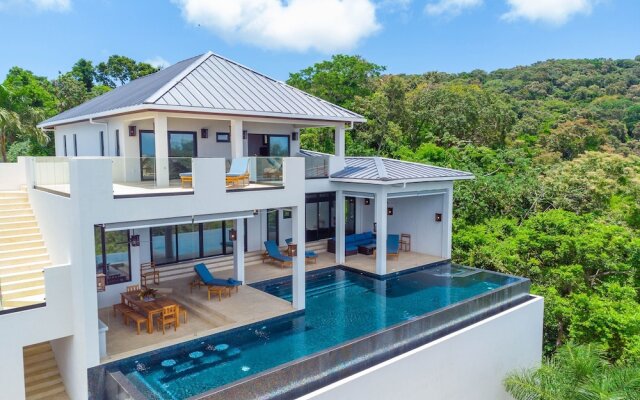 Ocean Pearl 4 Bedroom Home by RedAwning