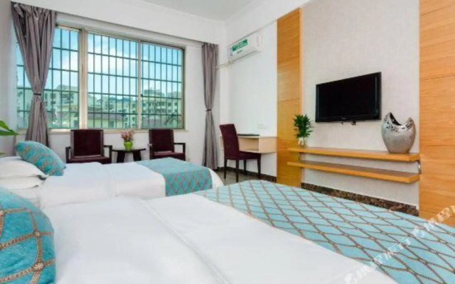 IU Hotel (Beihai High Speed Rail Station Store)
