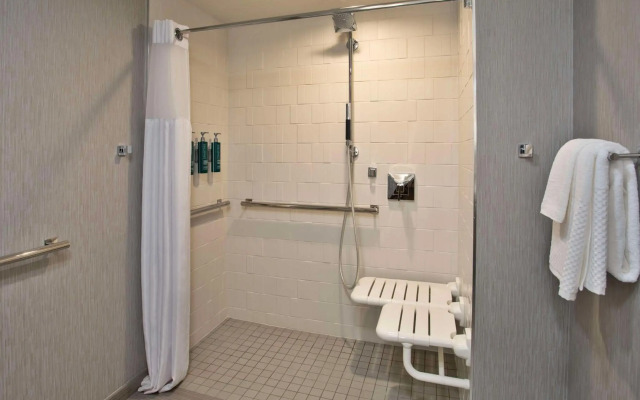 DoubleTree by Hilton Lansing