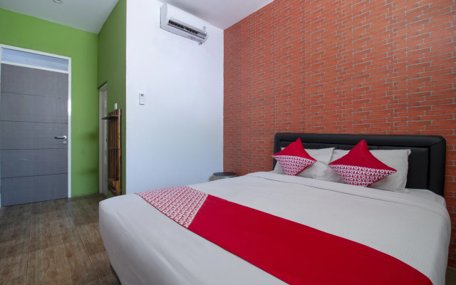 OYO 3283 Bwalk Hotel