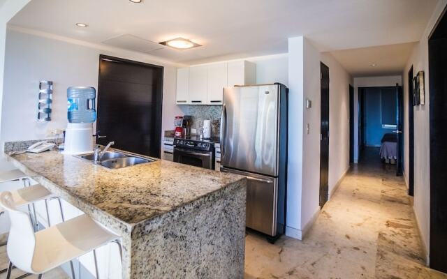 Elements Garden House 21 2 Bedroom Condo by RedAwning