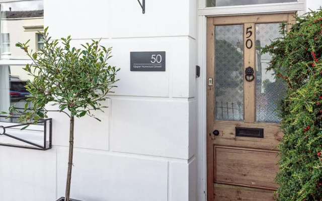 Stunning Townhouse with Large Garden