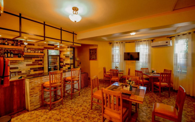 Crest Safari Lodge