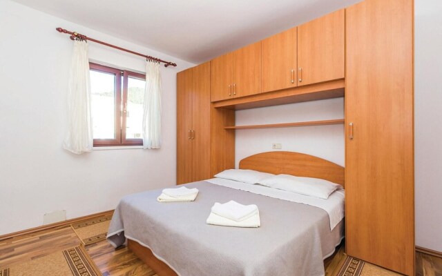 Beautiful Home in Banjol With Wifi and 2 Bedrooms