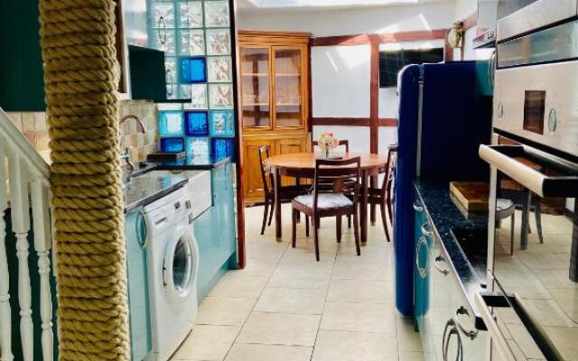 Teign Townhouse within reach of the beach