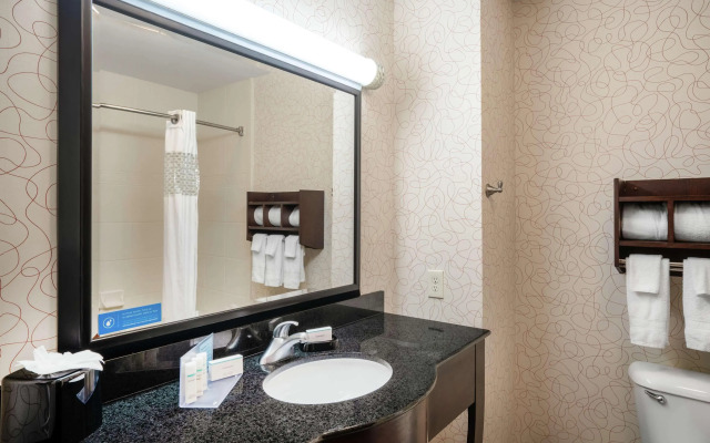 Hampton Inn Richmond Airport