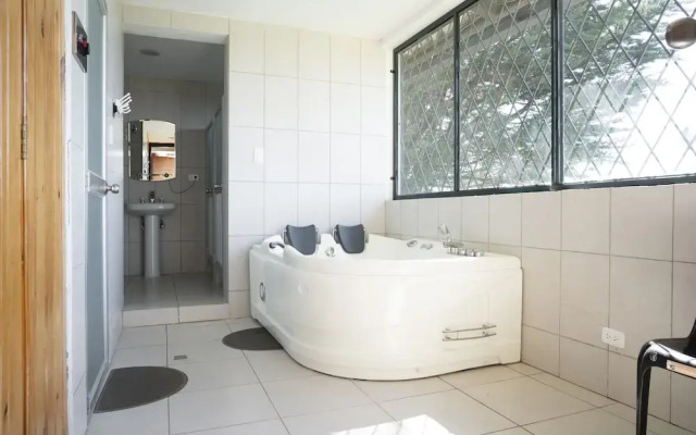 Condor Antisana Lodge