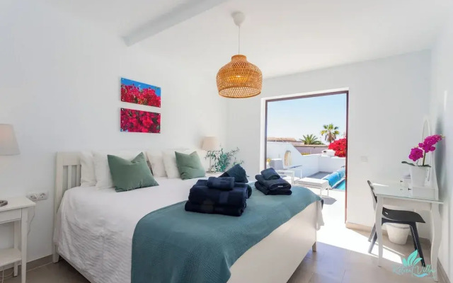Remarkable 5-bed Villa in Playa Blanca