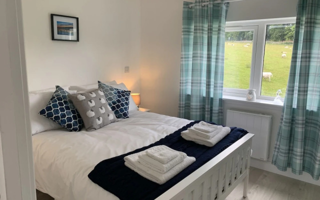 Charming 2-bed Cabin in Inverness, Scotland