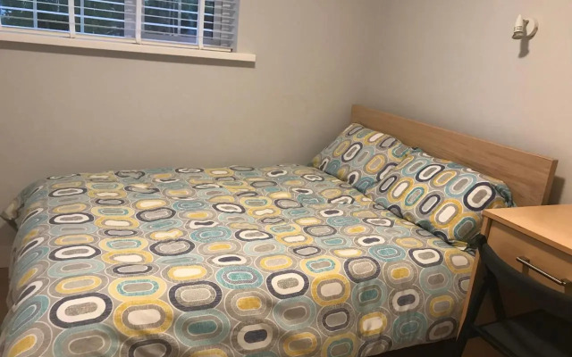 Cheerful 4 bedroom town house with bbq,