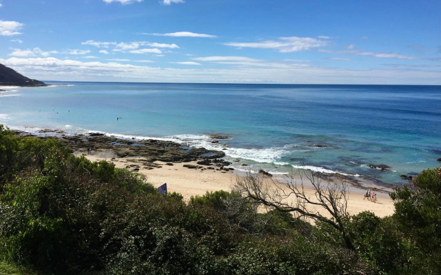 Y Vue - Beachside Apartment with Ocean Views