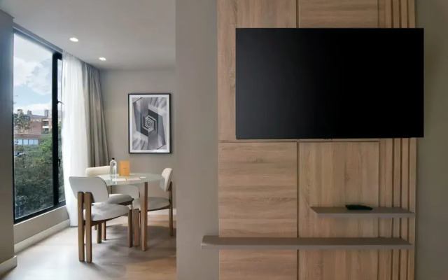 w Cozy 1BR w/ Brilliant Balcony in Unicentro