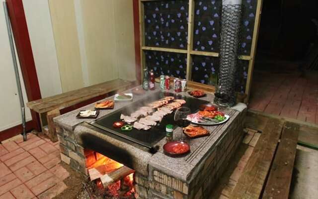 Rainbow Village Pension