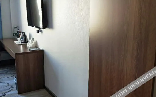 Baiyulan Hotel (Inner Mongolia Minzu University)
