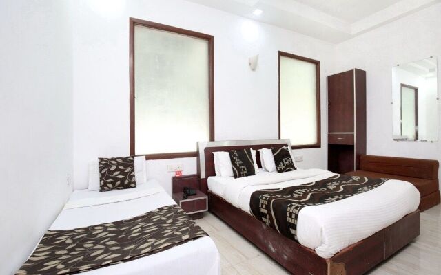 OYO 14515 Hotel Paras Regency