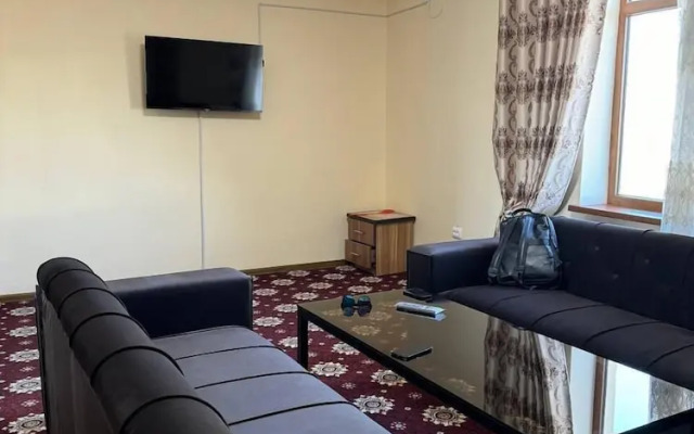 Fayzobod Guesthouse B&B